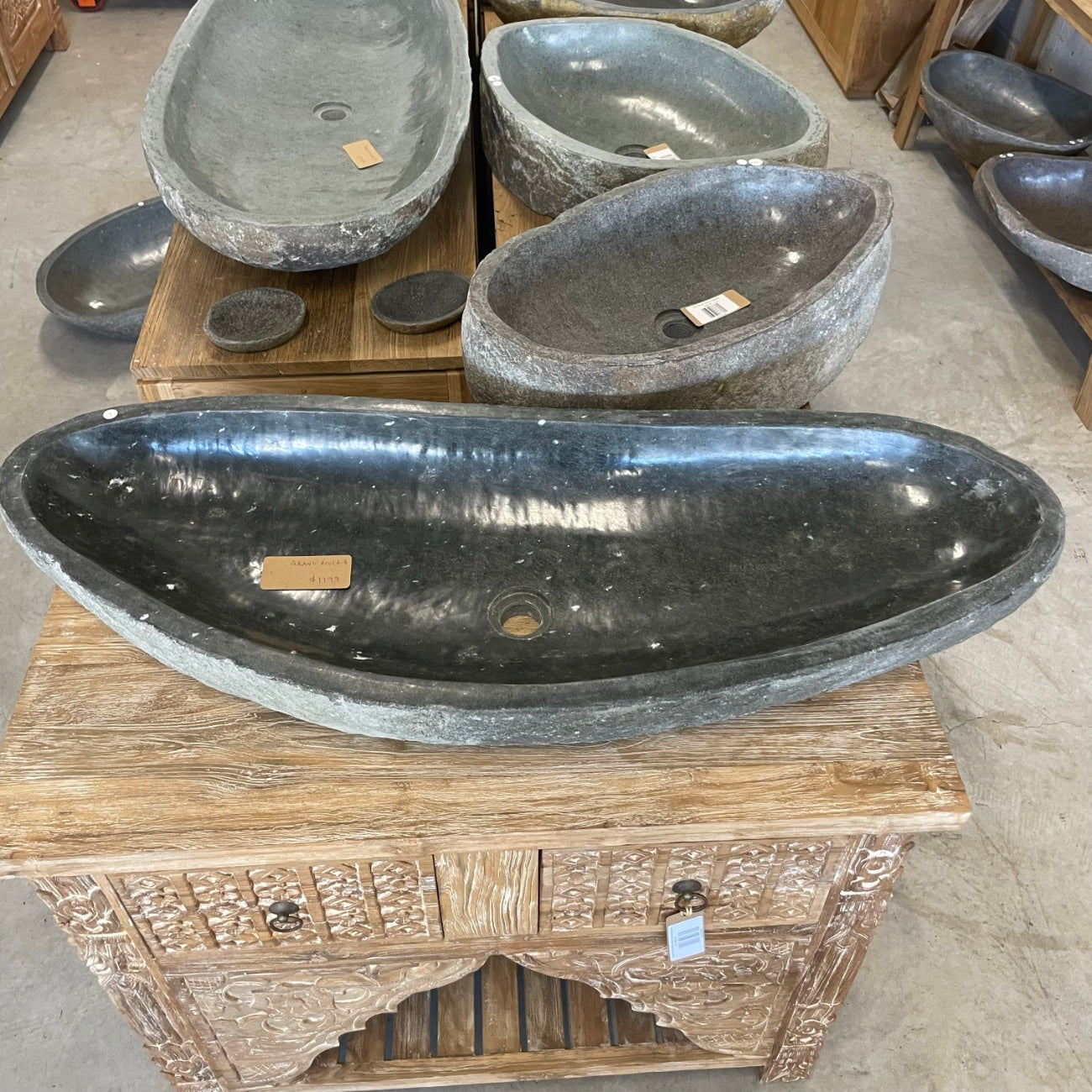 River stone basin – 105 x 38.5 x 15cm – Paradise Living Co.