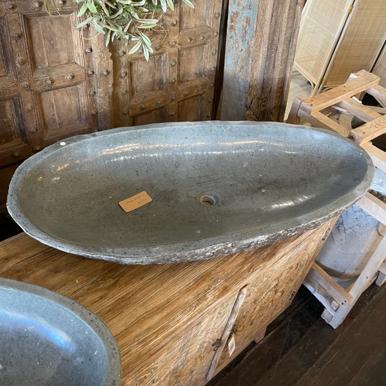 River stone basin – 106 x 48.5 x 15cm – Paradise Living Co.