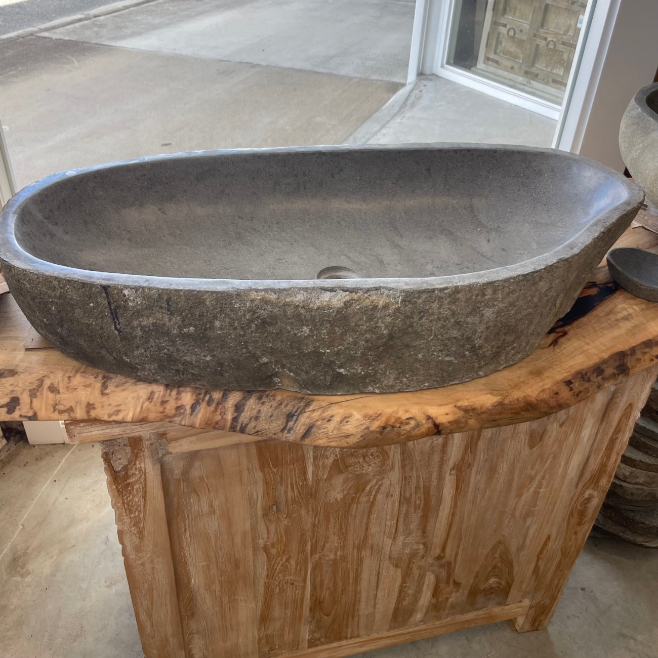River stone basin – 87 x 41 x 15.5cm – Paradise Living Co.