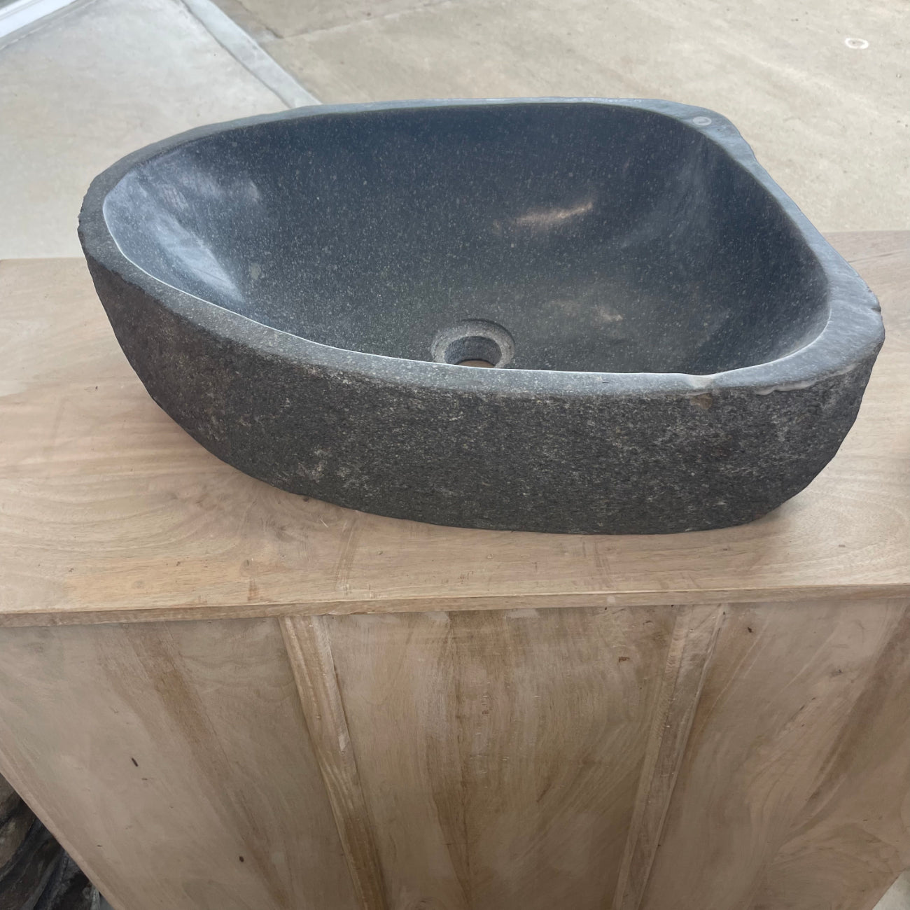 River stone basin – 53 x 36 x 15cm – Paradise Living Co.