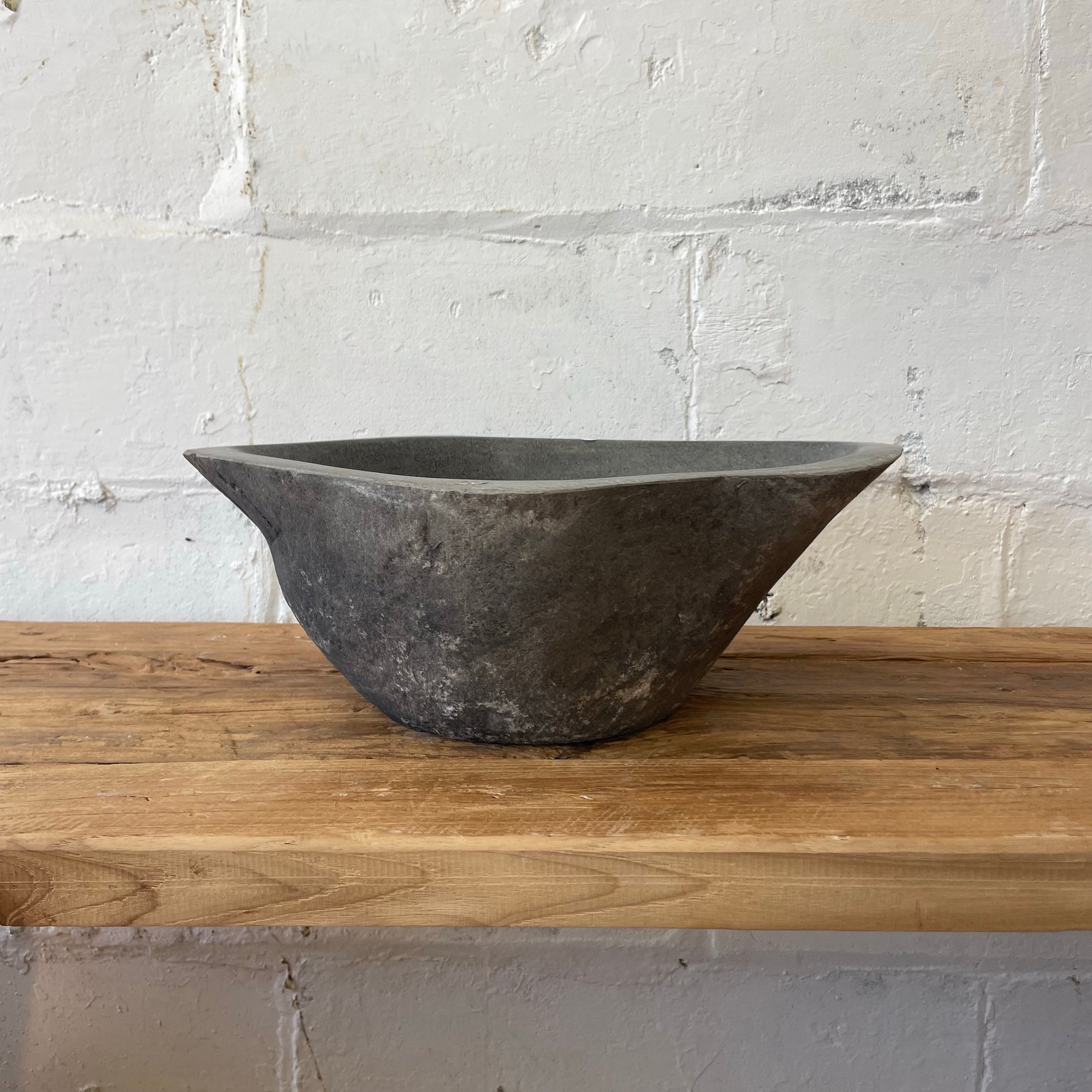 River stone basin – 41 x 31.5 x 14.5cm – Paradise Living Co.