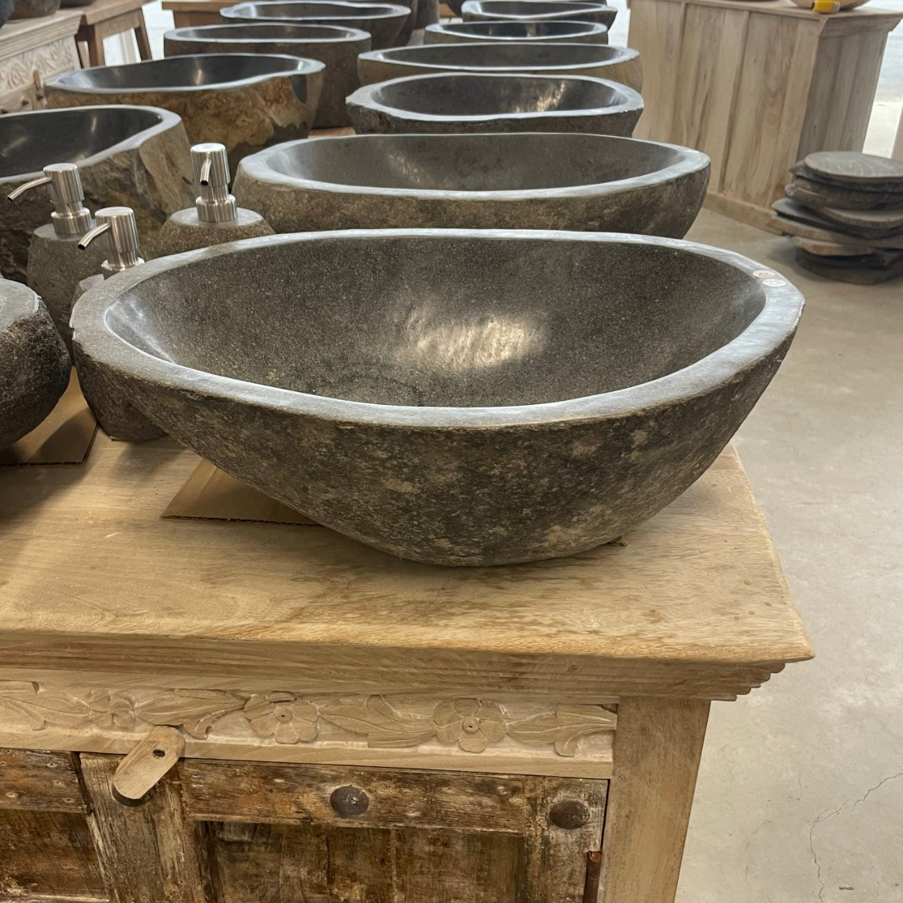 River stone basin – 46 x 32 x 15cm – Paradise Living Co.