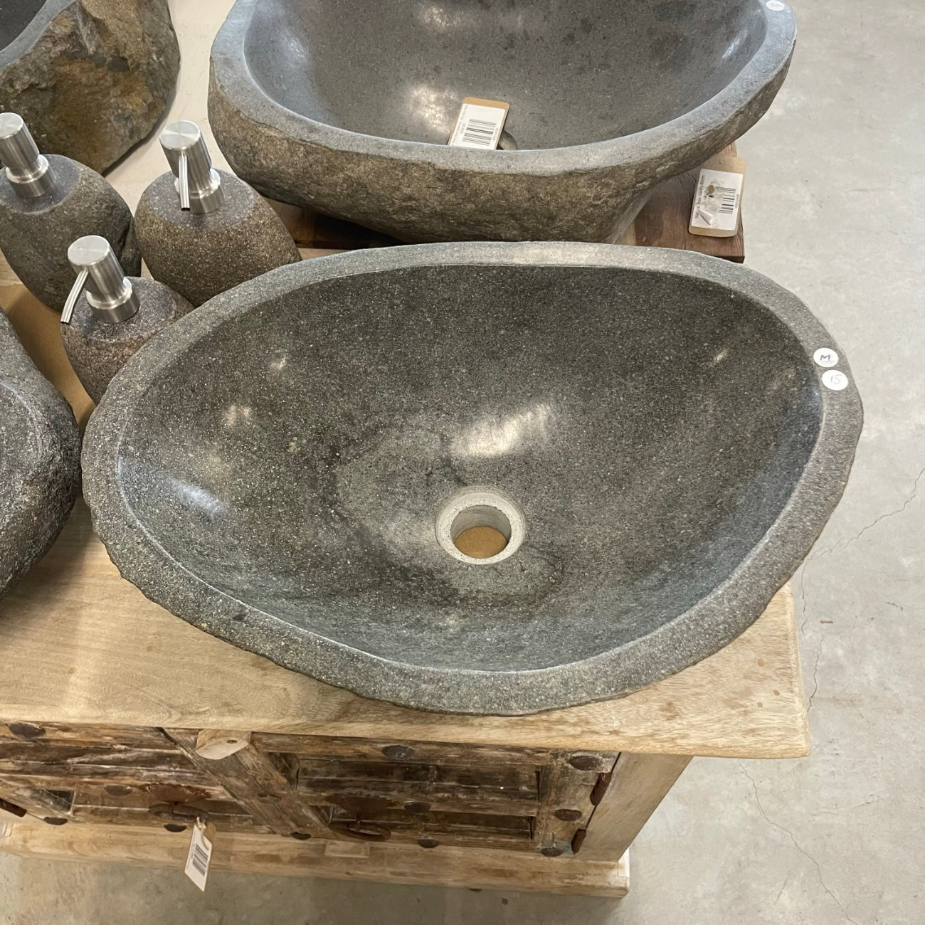 River stone basin – 46 x 32 x 15cm – Paradise Living Co.