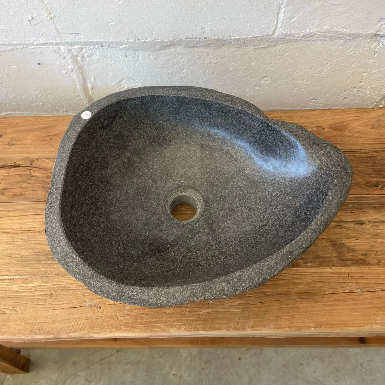 River stone basin – 40 x 32.5 x 15cm – Paradise Living Co.