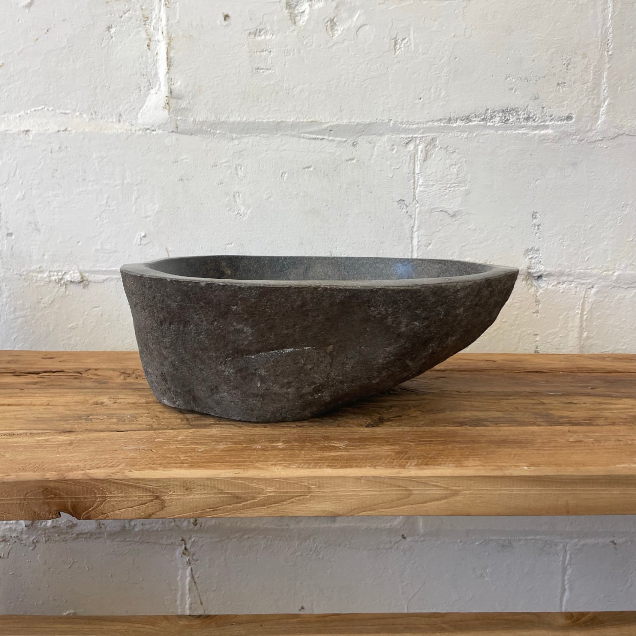 River stone basin – 40 x 32.5 x 15cm – Paradise Living Co.