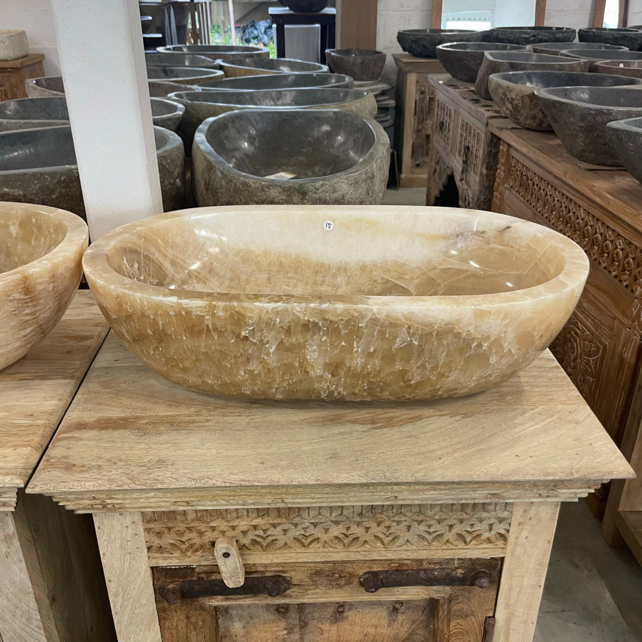 Polished onyx stone basin – oval – 59.5 x 32.5cm – Paradise Living Co.