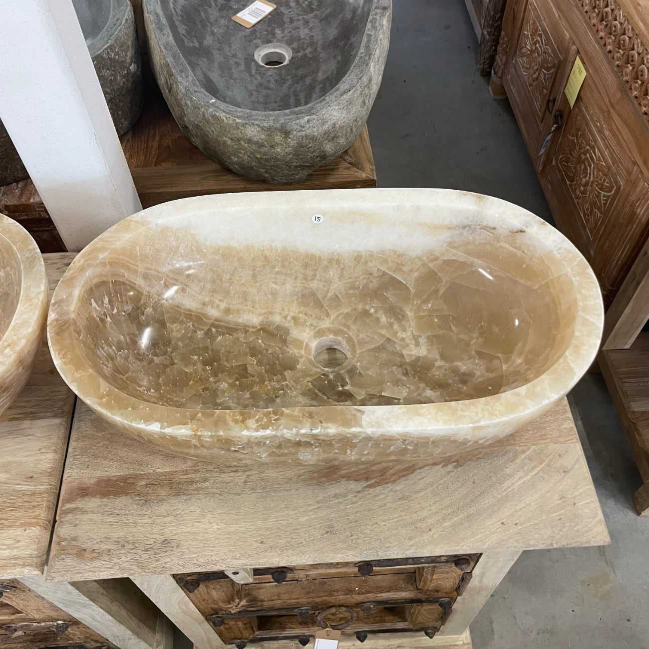 Polished onyx stone basin – oval – 59.5 x 32.5cm – Paradise Living Co.