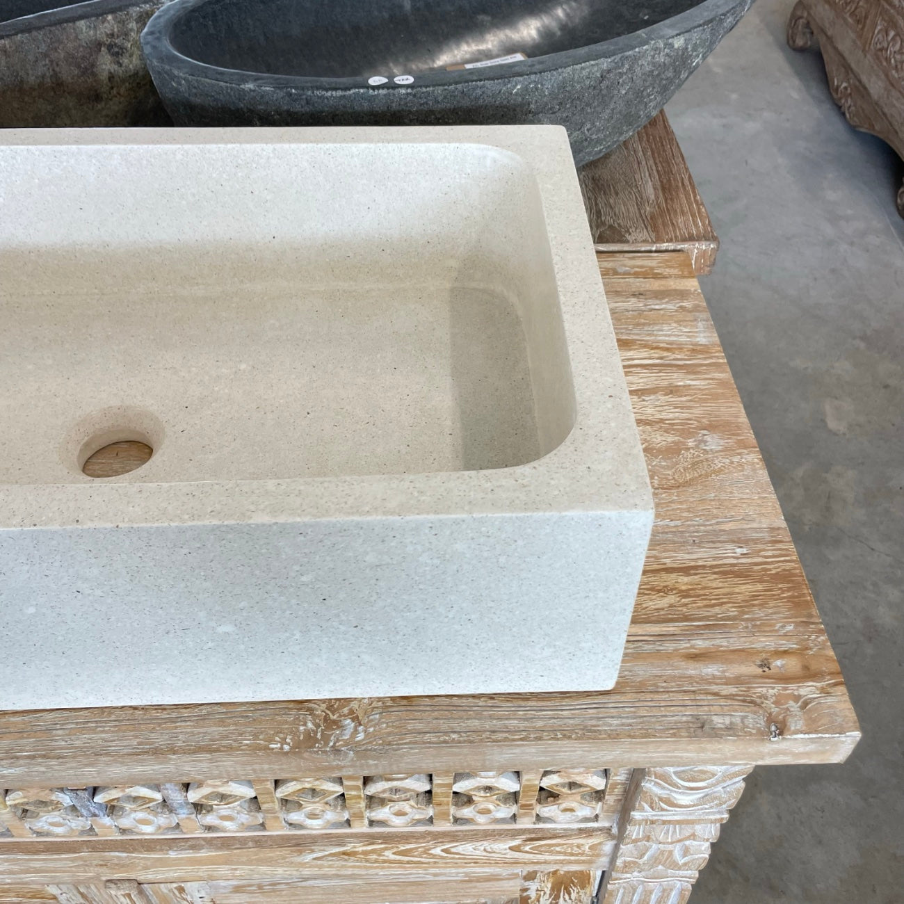 Concrete terrazzo stone basin – rectangle – 60 x 35 x 15cm – Paradise Living Co.