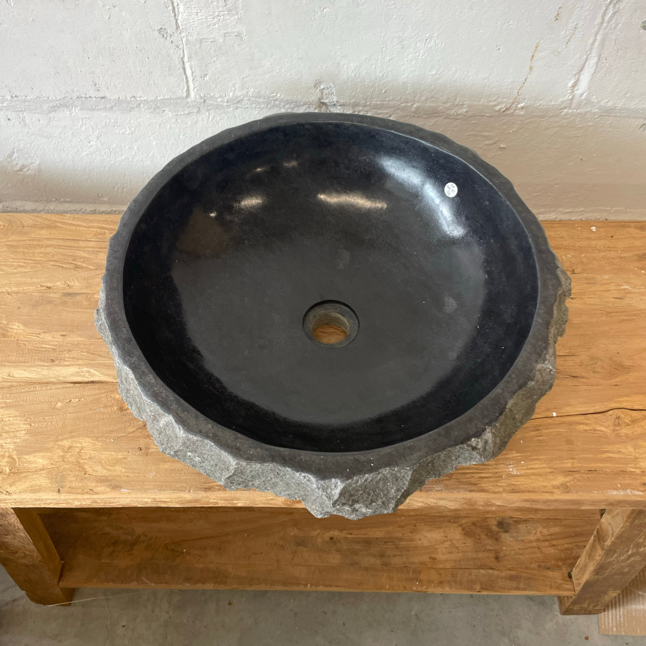 Chisel andesite stone basin – round – 45cm diameter – Paradise Living Co.