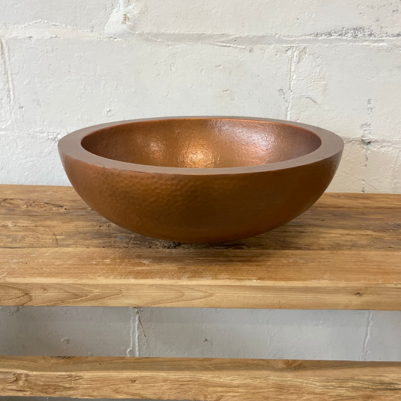 Hammered copper basin – round – Paradise Living Co.