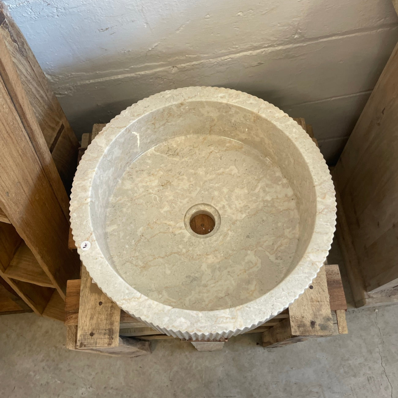 Ribbed marble stone basin – round – Paradise Living Co.