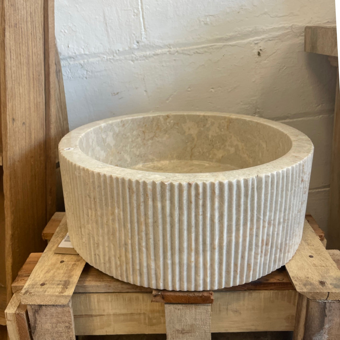 Ribbed marble stone basin – round – Paradise Living Co.