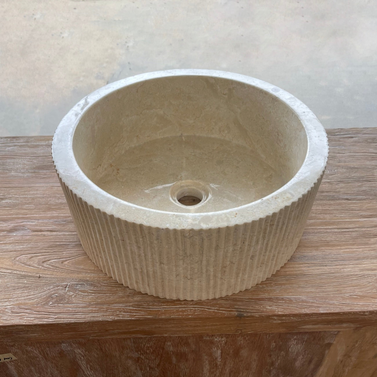 Ribbed marble stone basin – round – Paradise Living Co.