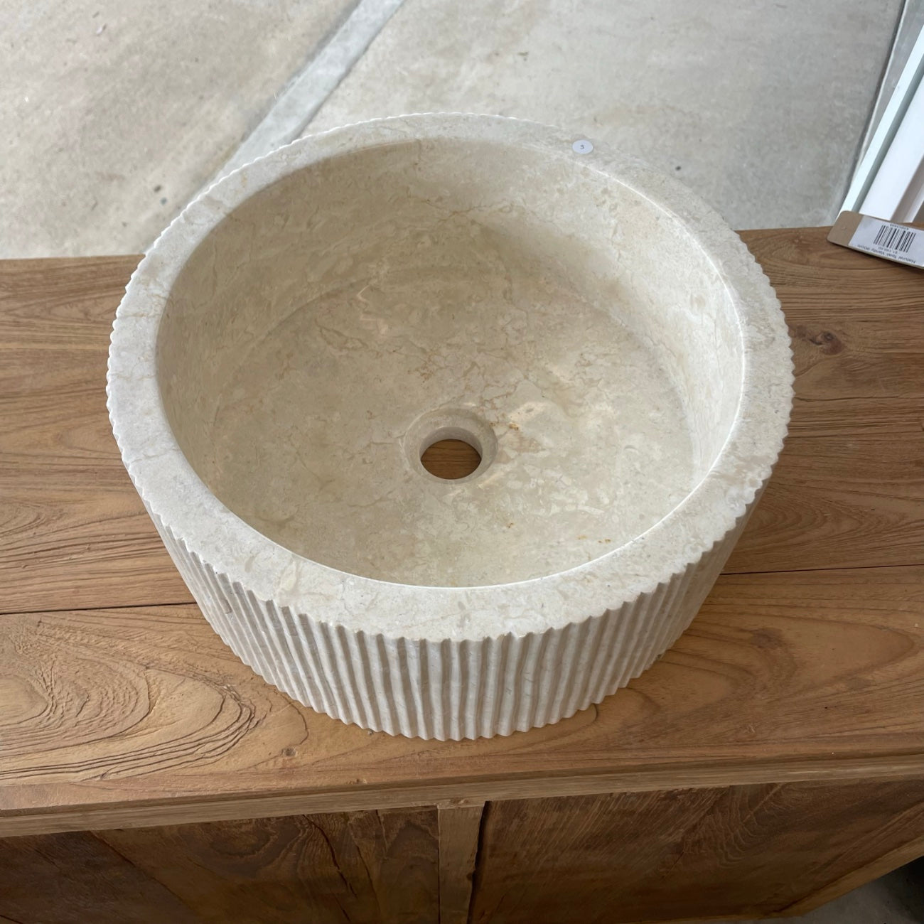 Ribbed marble stone basin – round – Paradise Living Co.