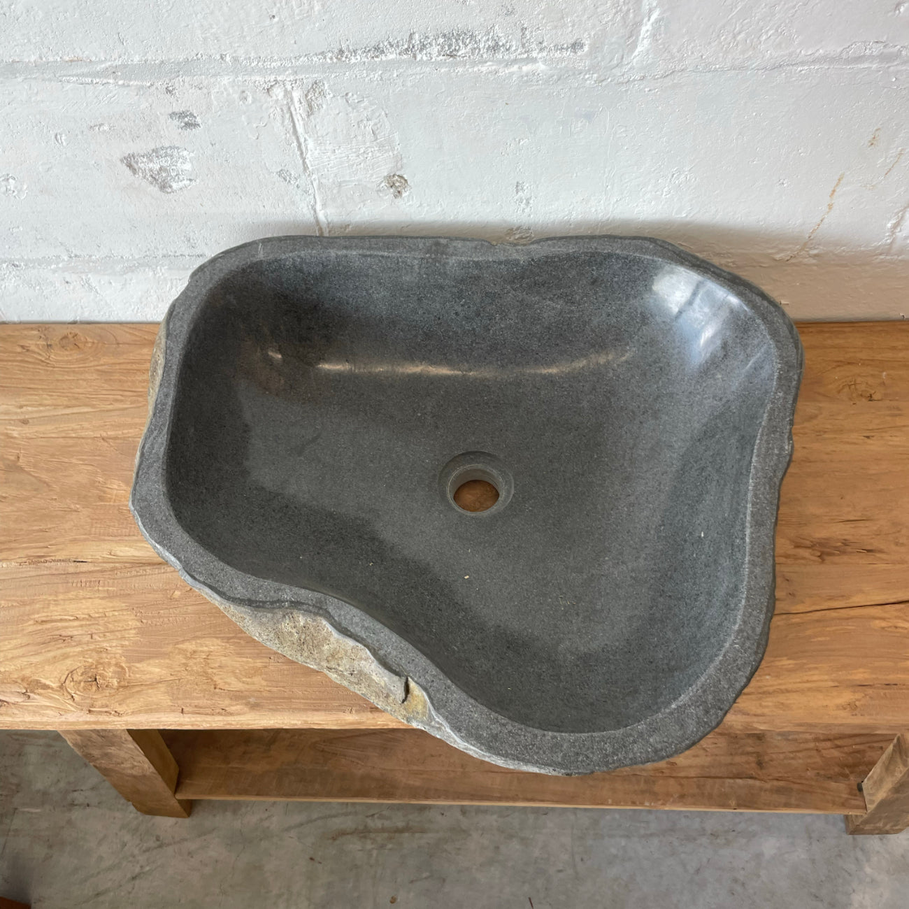 River stone basin – 51.5 x 46 x 15cm – Paradise Living Co.