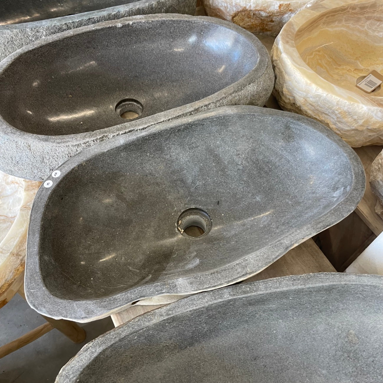 River stone basin – 59 x 31cm – Paradise Living Co.