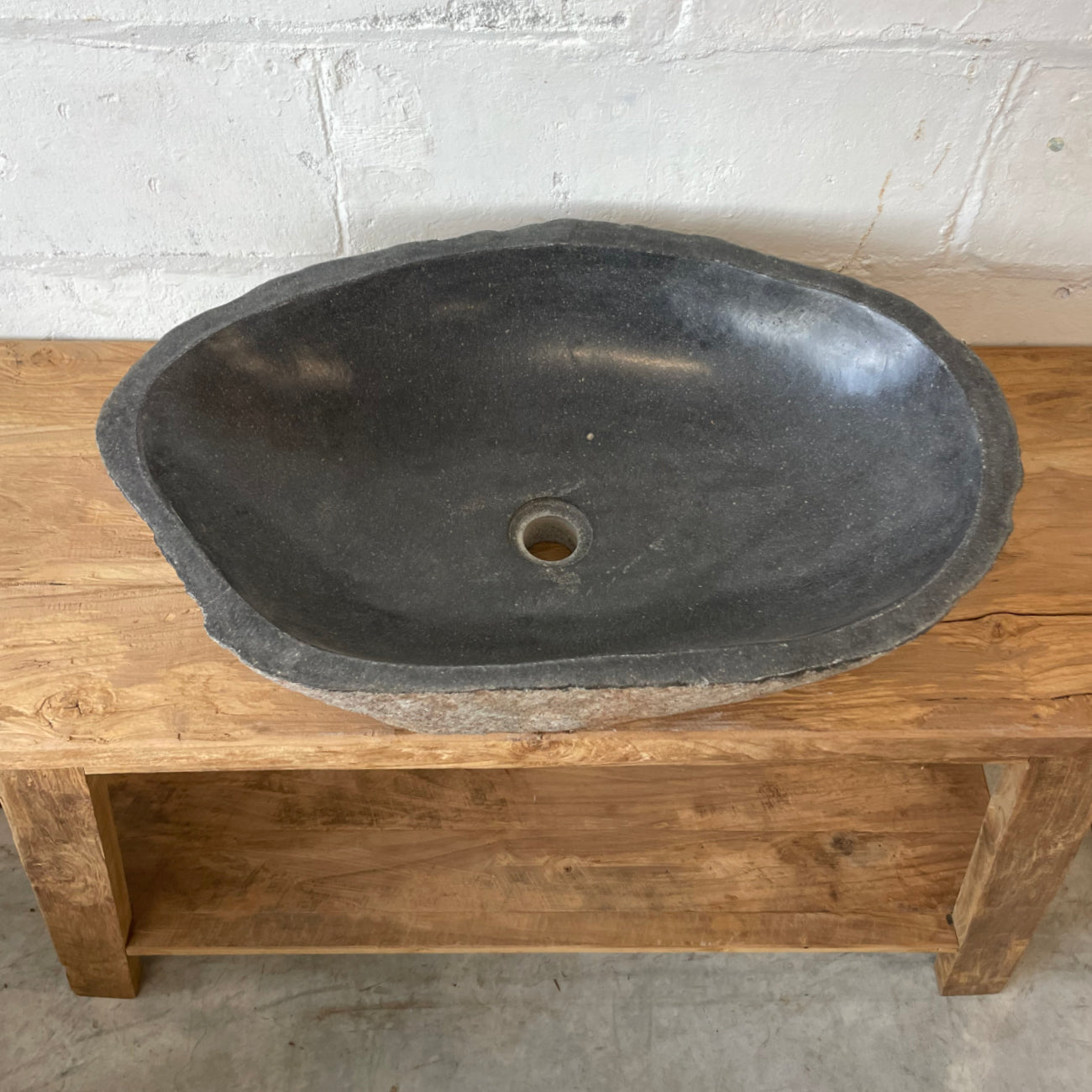 River stone basin – Paradise Living Co.