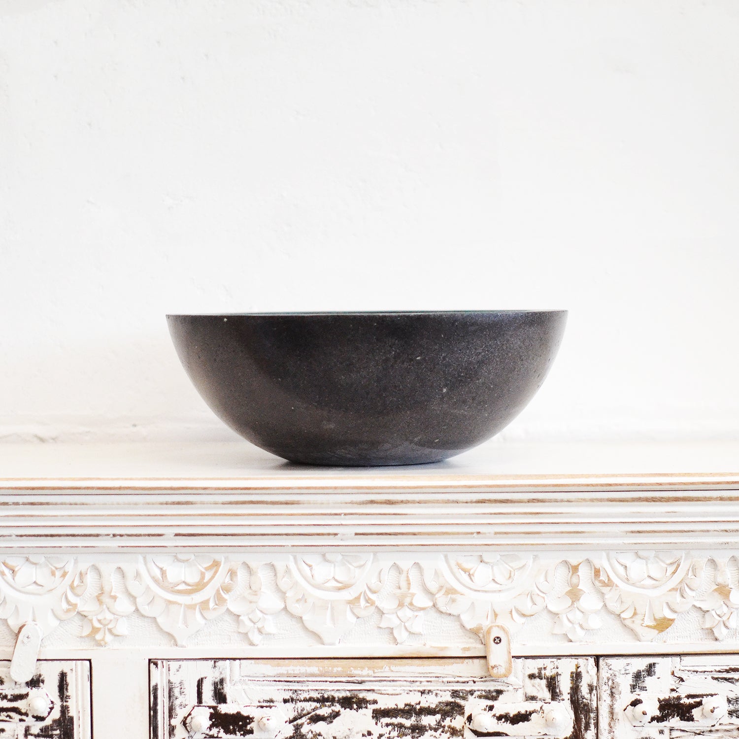 Concrete terrazzo stone basin – round – Paradise Living Co.