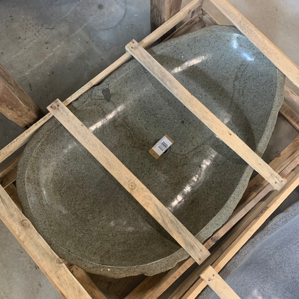 River stone basin – 98 x 60 x 15.5cm – Paradise Living Co.