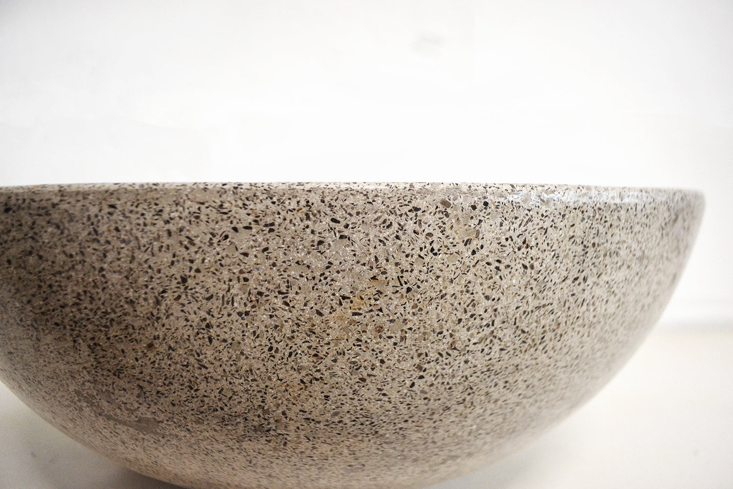 Concrete terrazzo stone basin – round – Paradise Living Co.