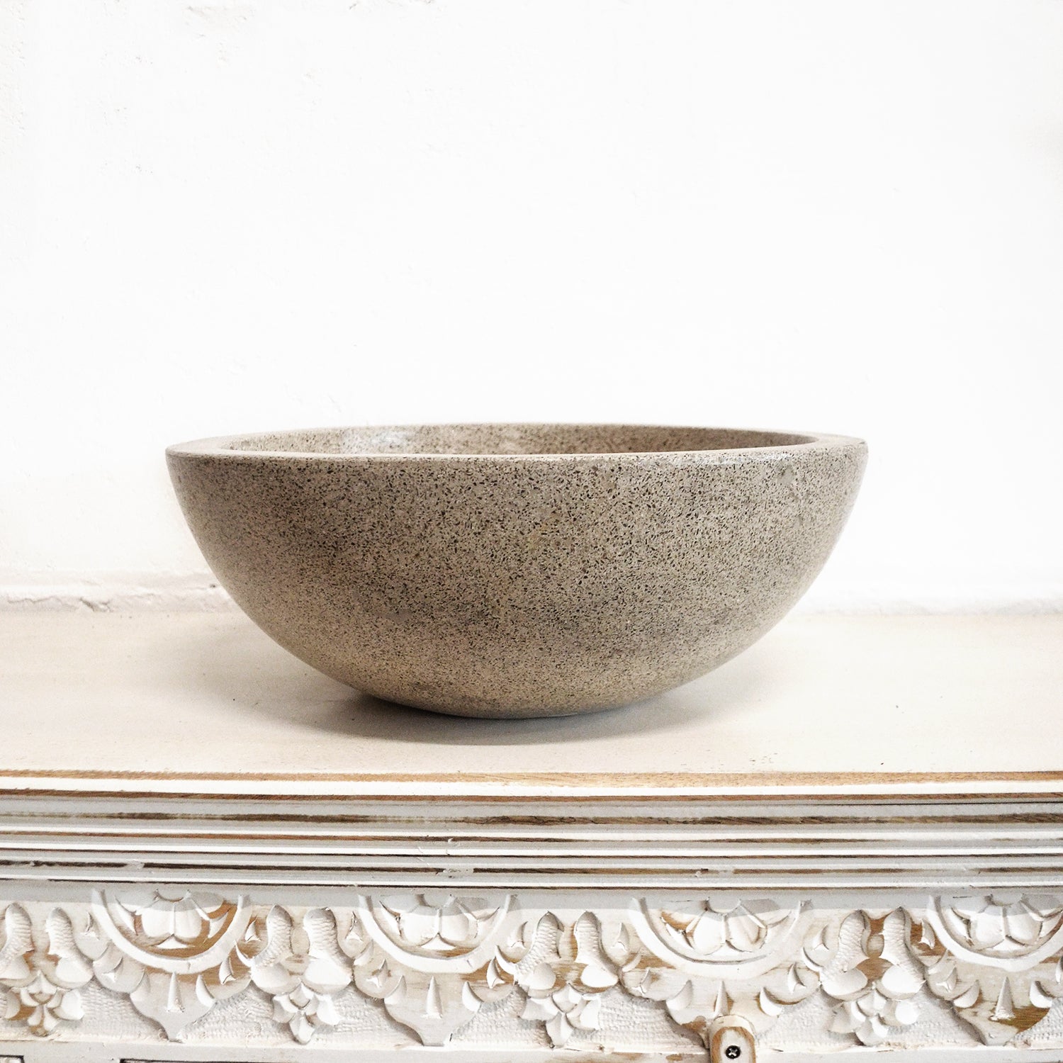Concrete terrazzo stone basin – round – Paradise Living Co.