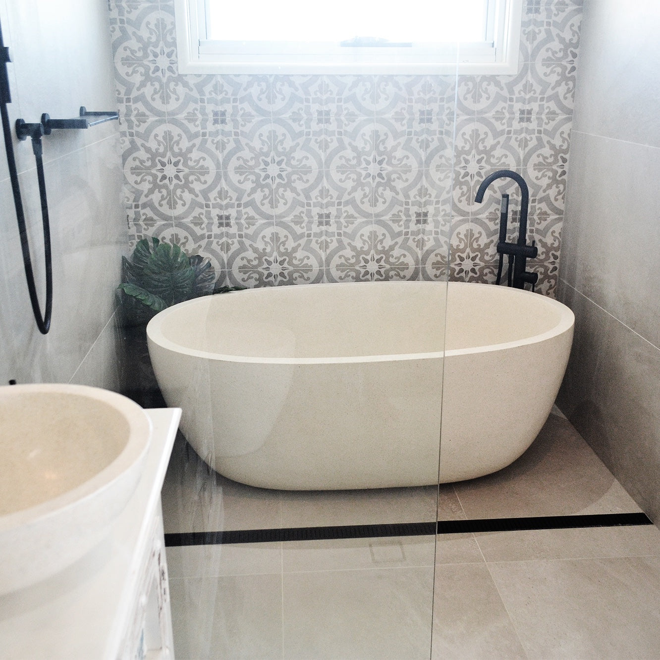 Freestanding Oval Terrazzo Stone Bath 1500mm – Sandy White | Handmade